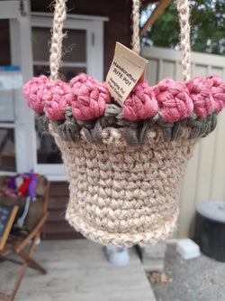 Hanging jute pot (pink rosebud)