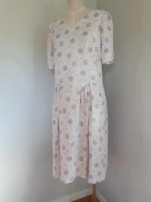 Linen daisy dress jillandangenz Linen daisy dress jillandangenz